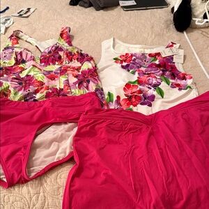 Floral Print Women's swimsuit set

Worn only once!!!